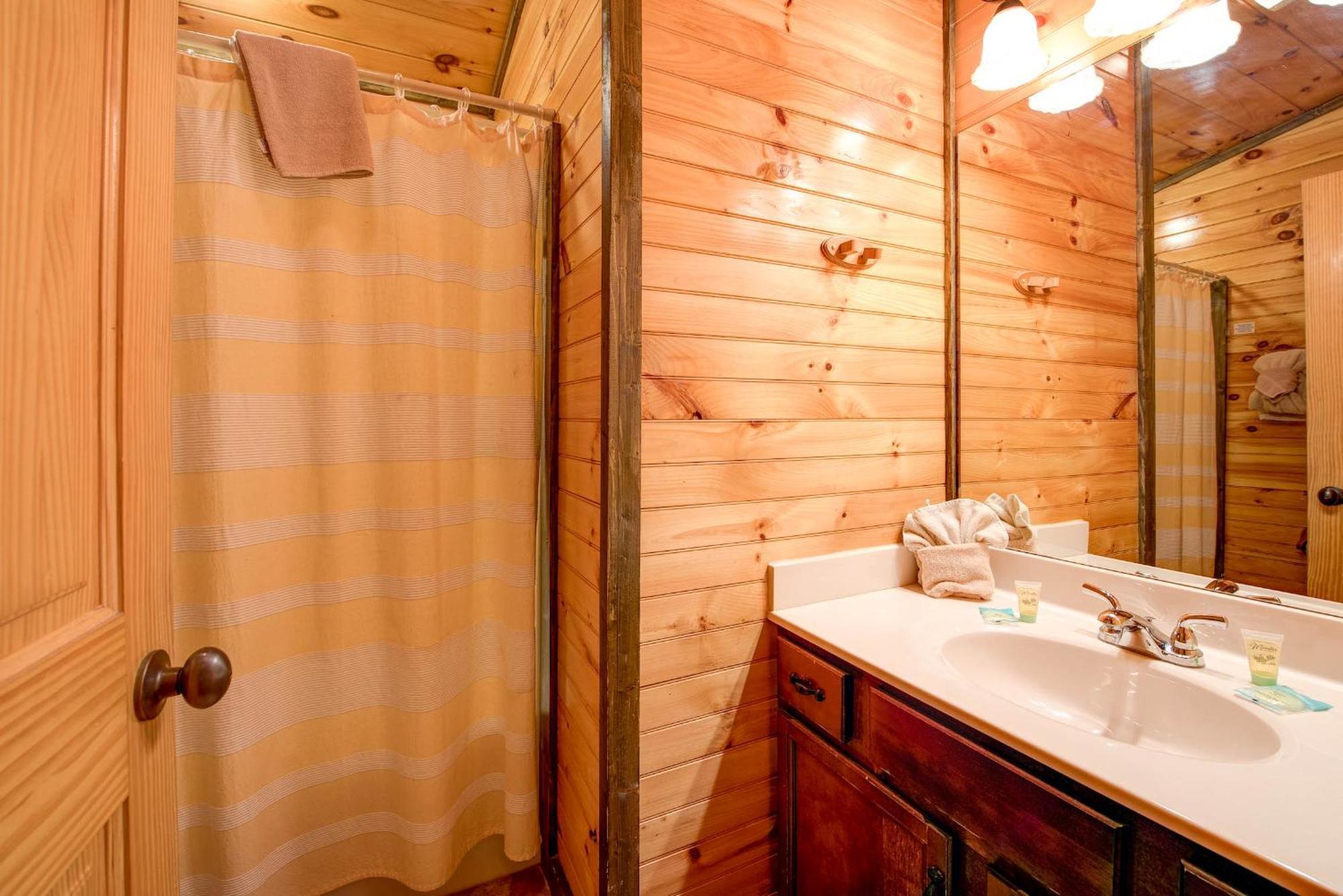 Standing Bear Lodge Gatlinburg Ngoại thất bức ảnh